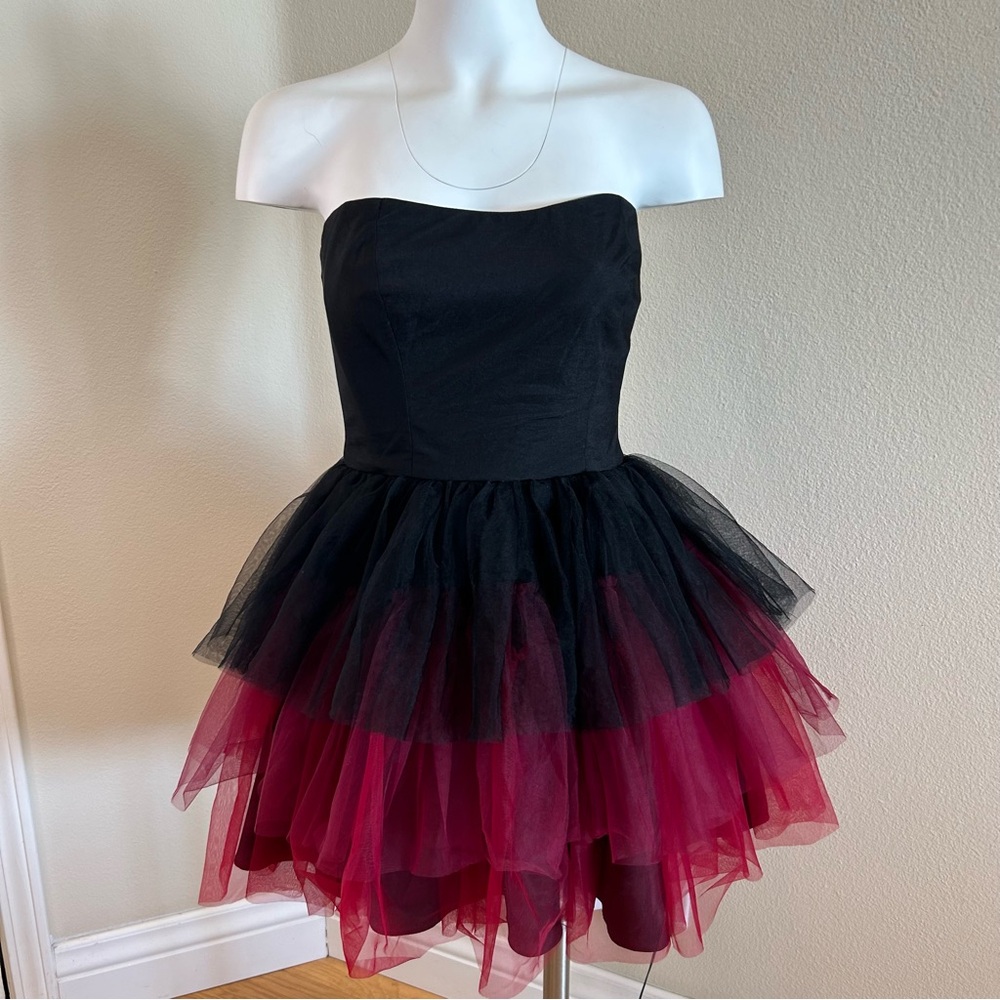Dress the Population Tulle Mini Small Black Red Burgundy Tulle Strapless